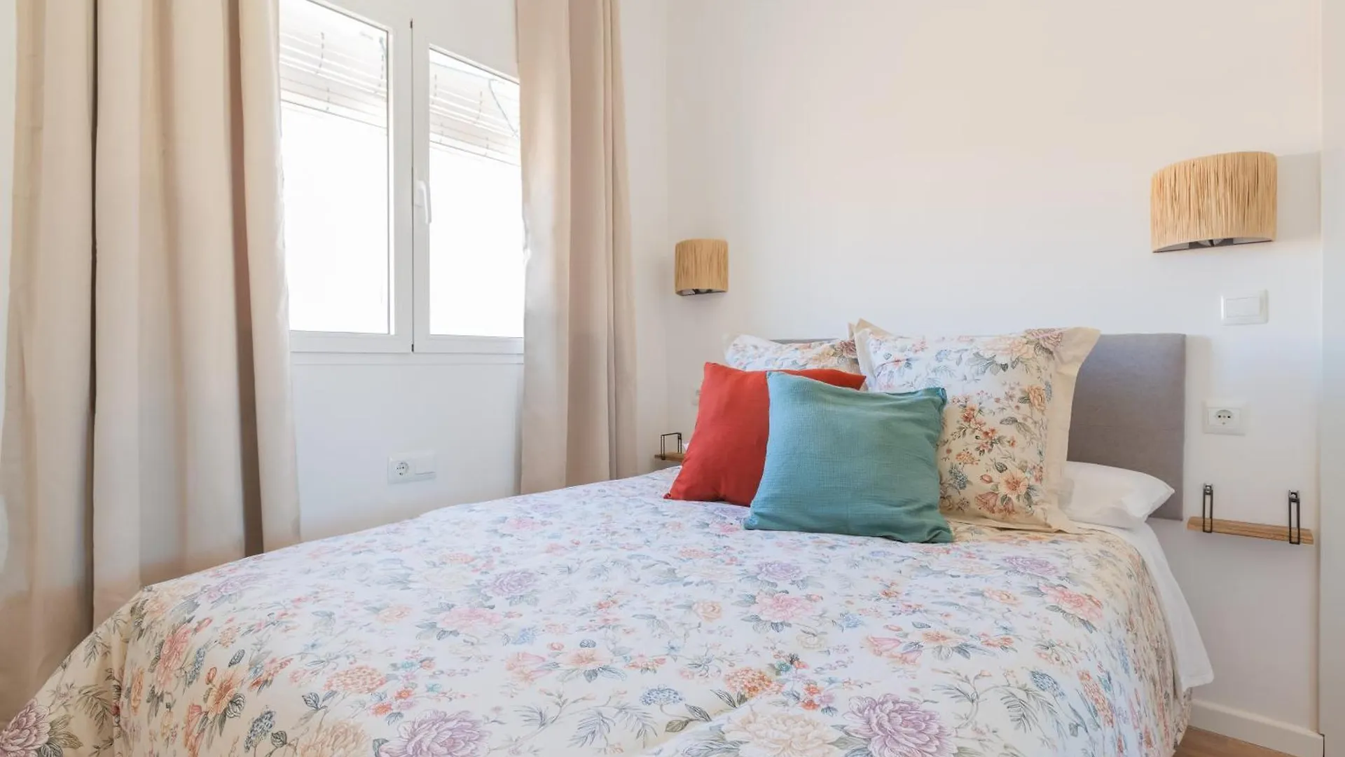 Mirador De Picasso: Central Apartment With Large Terrace Malaga Spain